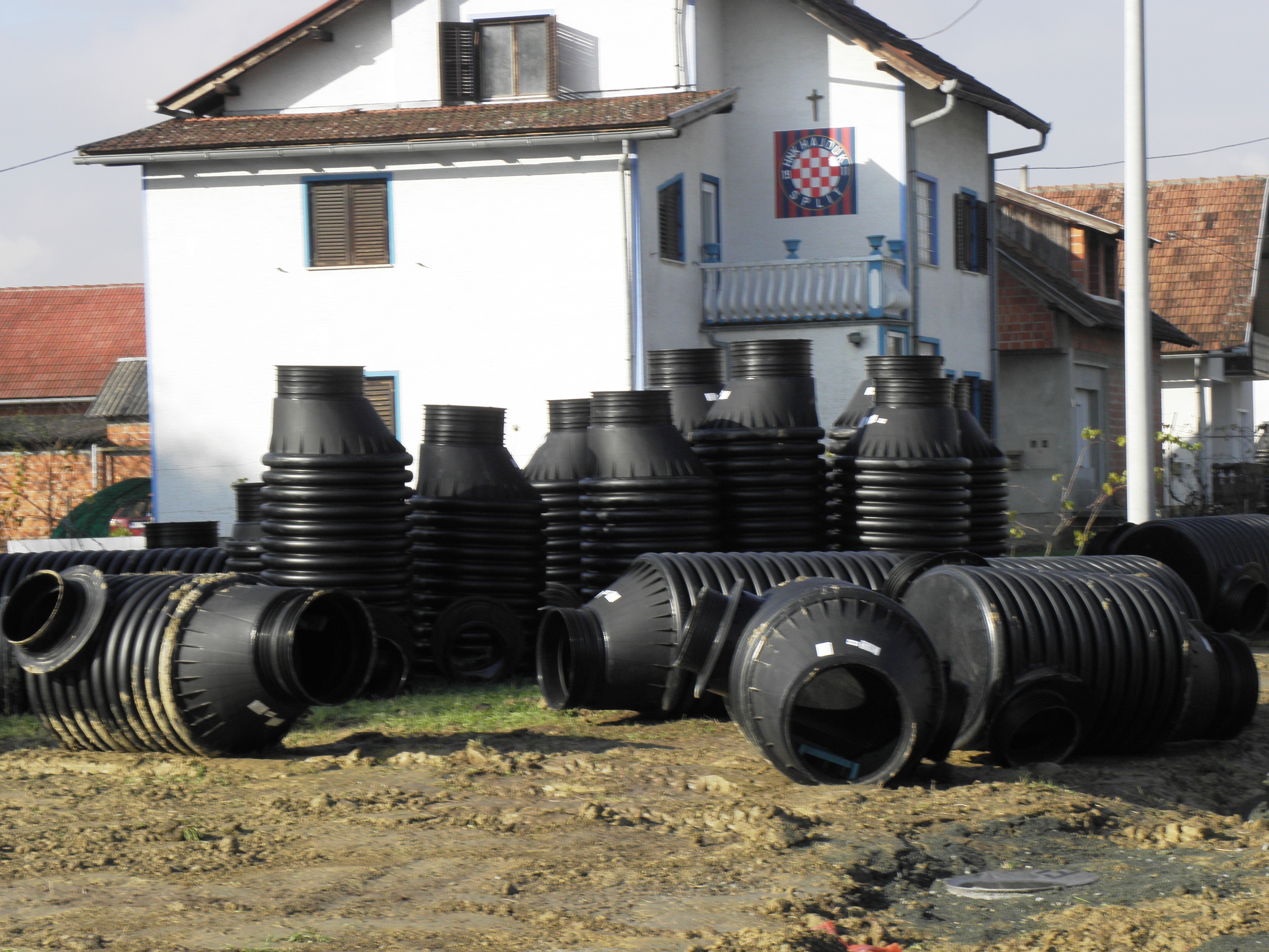PB090003